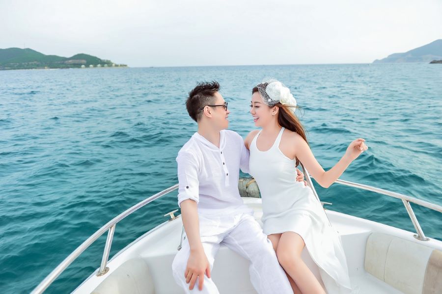 Vào mùa hè bạn có thể thoải mái sống ảo với những chiếc đầm xinh xắn