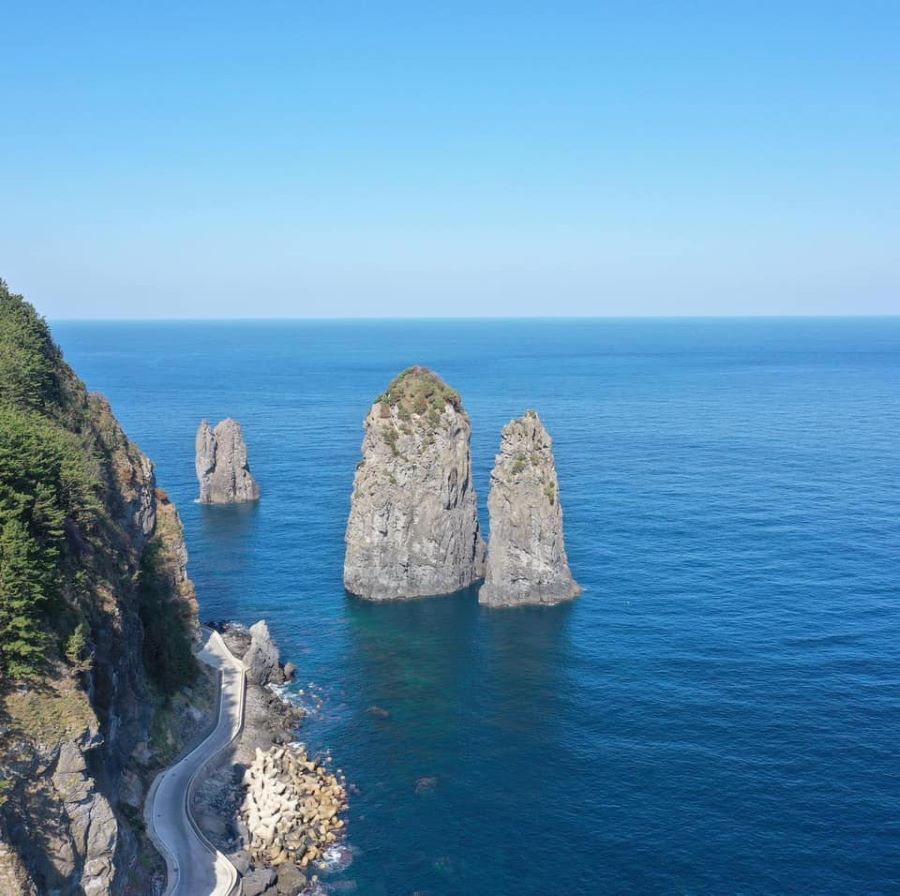 Hàn Quốc sở hữu nhiều hòn đảo hoang sơ nhưng không kém phần xinh đẹp và nên thơ