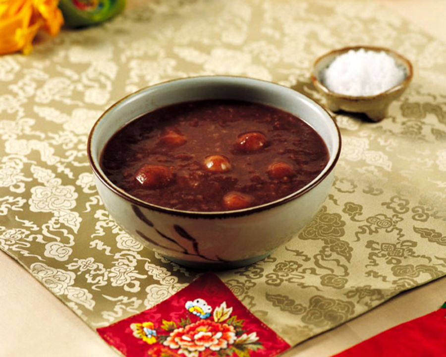 Cháo đậu đỏ là món ăn truyền thống không thể thiếu trong ngày Đông chí tại xứ sở kim chi