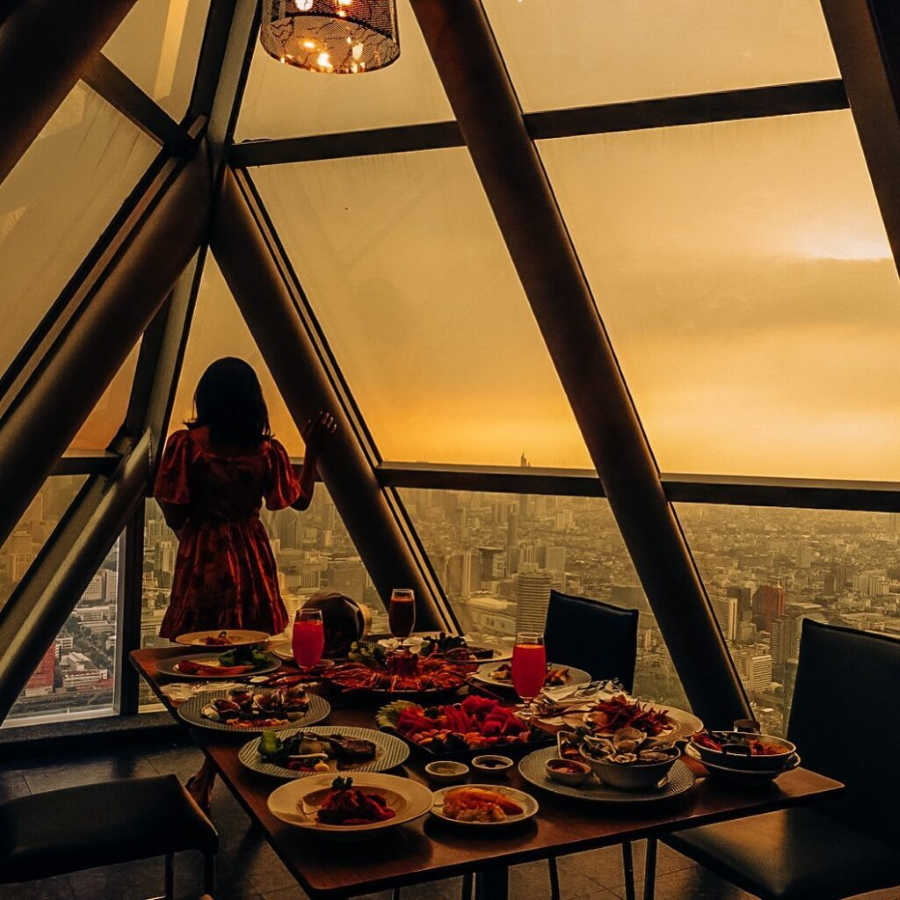 Khoảnh khắc hoàng hôn buông xuống chính là thời điểm lý tưởng để bạn cảm nhận trọn vẹn vẻ đẹp lãng mạn của Bangkok