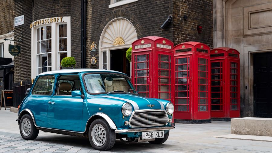 Khám phá London với một chiếc Mini Cooper cổ điển hứa hẹn sẽ mang đến du khách những kỷ niệm khó phai 