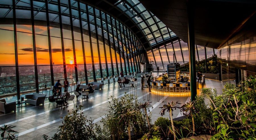 Sky Garden là điểm dừng chân lý tưởng để du khách có thể chiêm ngưỡng cảnh quan thành phố từ trên cao