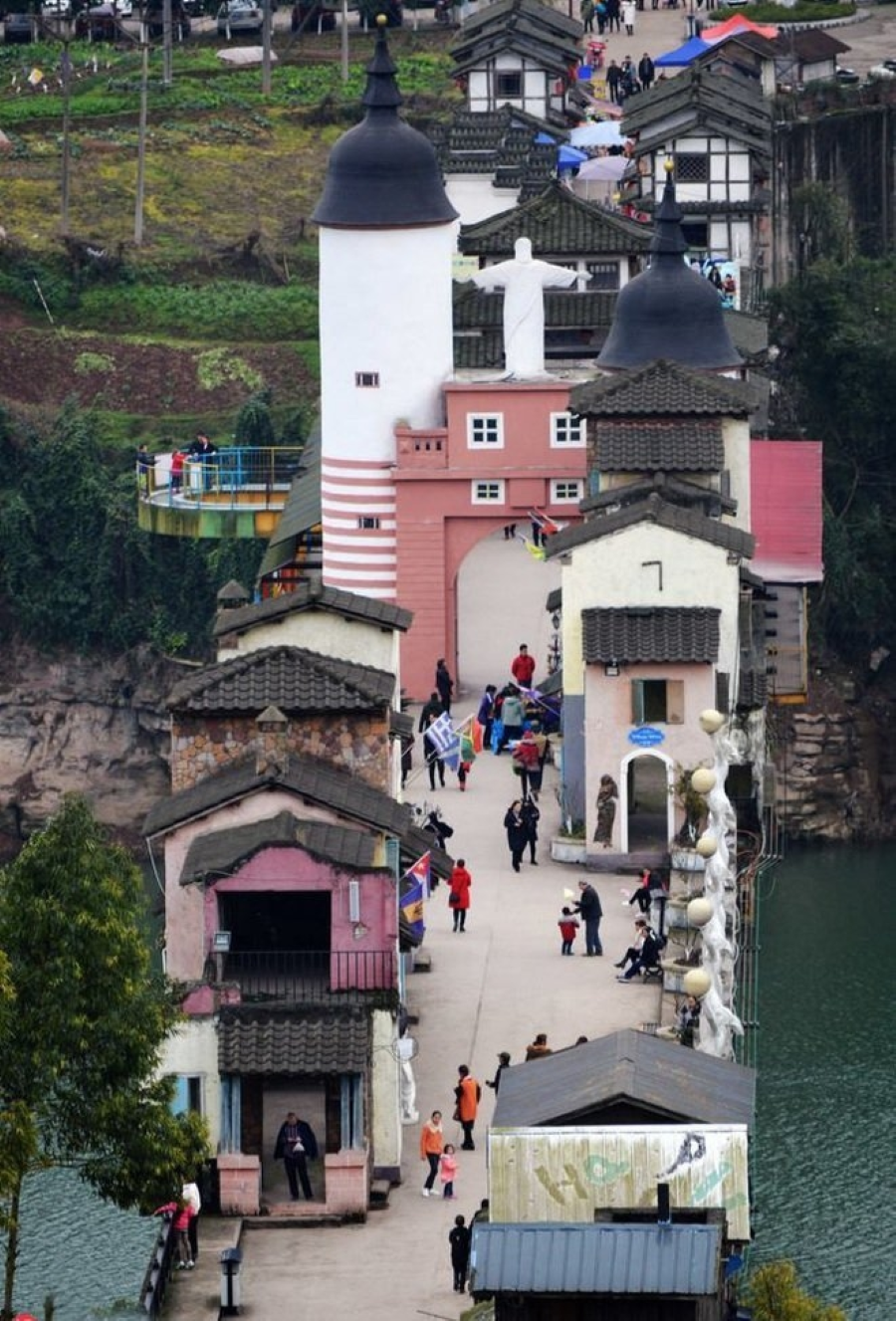 Ngôi làng tọa lạc trên cầu - Một trong những điều thú vị về Trùng Khánh mà có thể bạn chưa biết