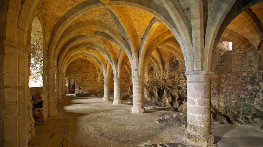 Chateau de Chillon khiến du khách choáng ngợp với lối kiến trúc Gothic độc đáo