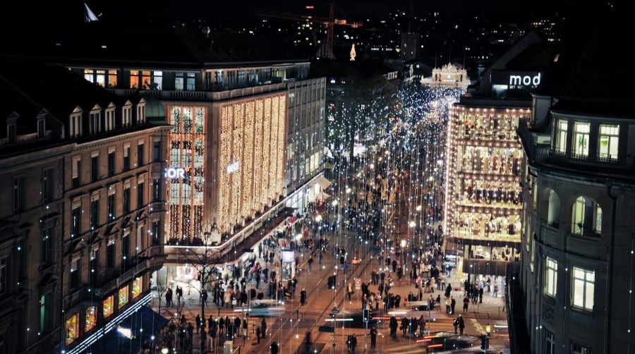 Bahnhofstrasse - con đường mua sắm sầm uất bậc nhất tại Zurich