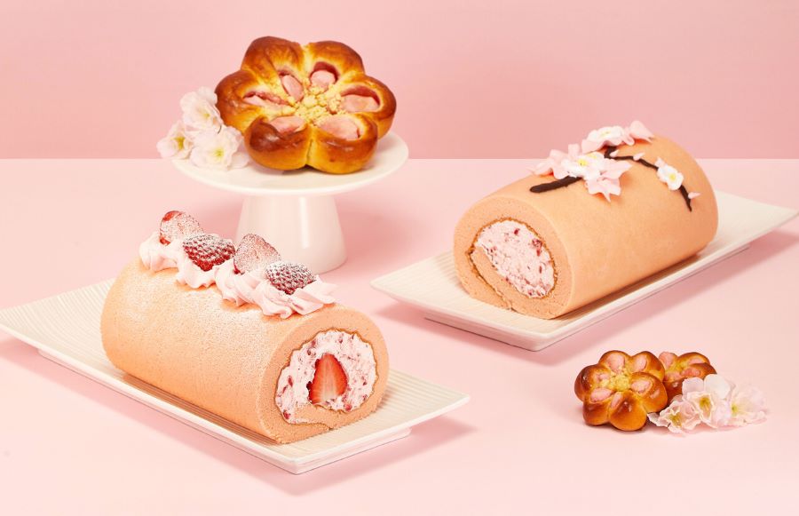 Bánh mì anh đào với nhiều hình dạng đáng yêu cùng sắc hồng tươi tắn