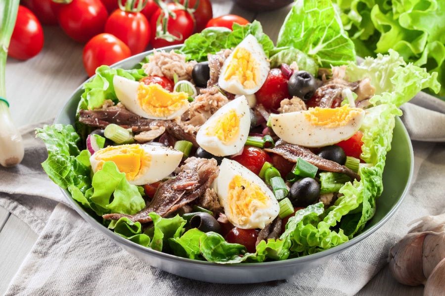 Salade Nicoise - món salad nổi tiếng nhất trong ẩm thực nước Pháp