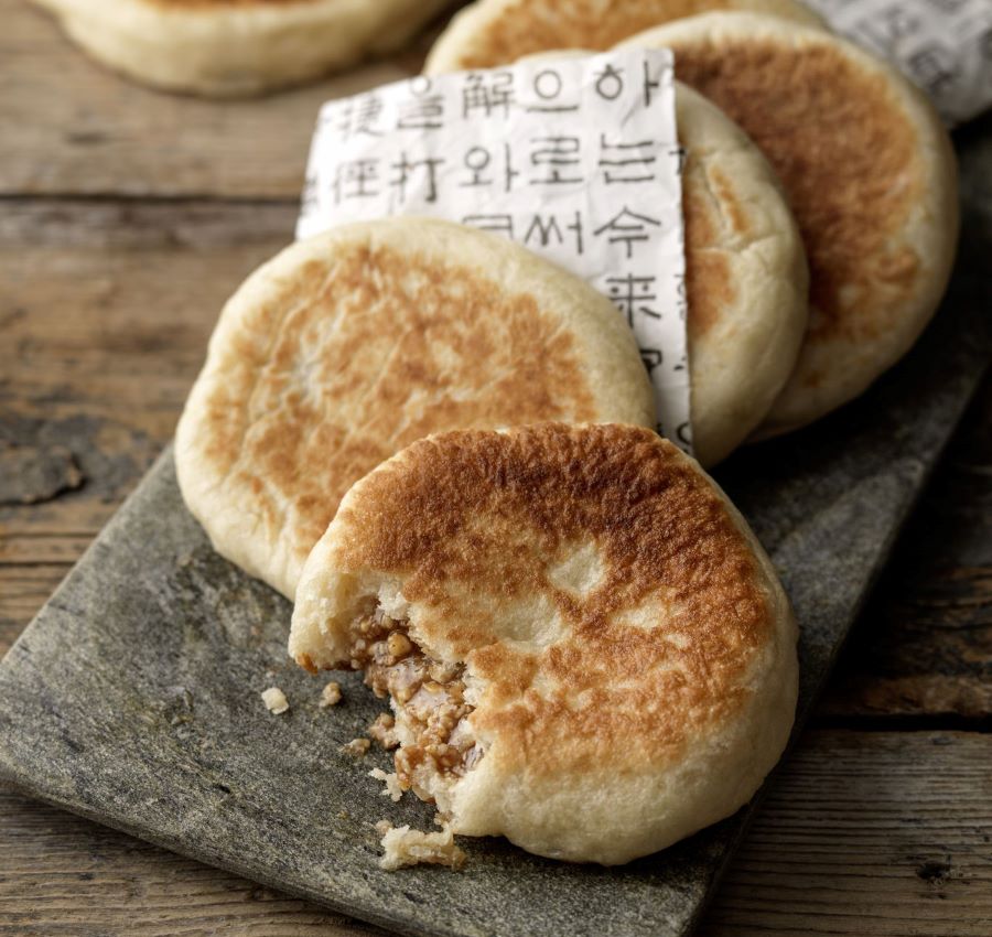 Hương vị của những chiếc bánh rán Hotteok ngon đến khó tả, chỉ cần ăn một lần là nhớ mãi không quên