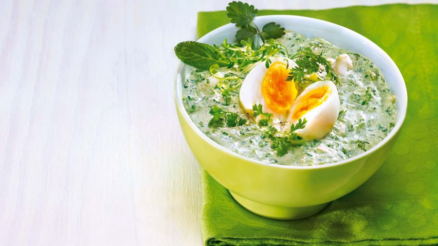 Grüne Soße là món súp lạnh được người Đức đặc biệt yêu thích bởi độ thơm ngon, hấp dẫn và cực kỳ bổ dưỡng 