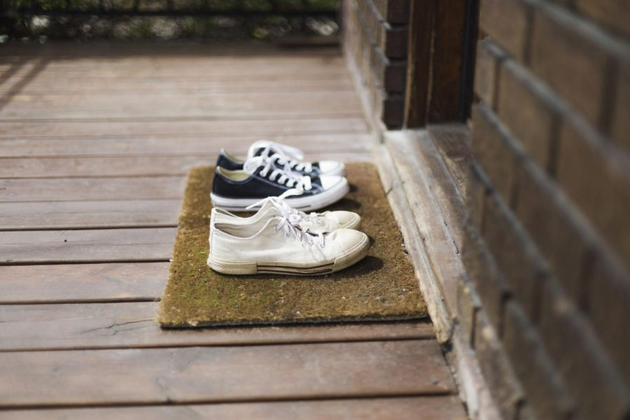 Du khách nhớ cởi giày dép trước khi bước vào các địa điểm tôn giáo ở Ấn Độ 