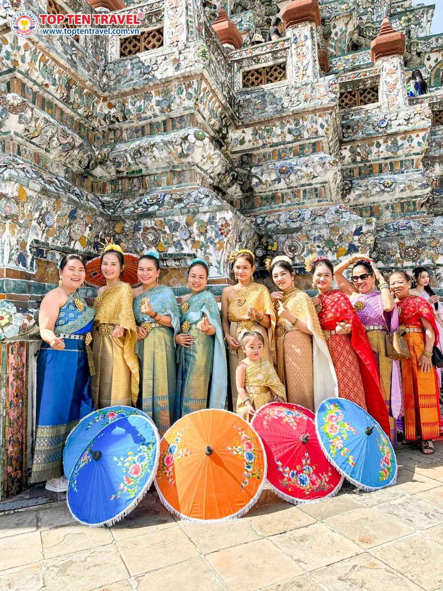 Top Ten Travel cung cấp nhiều chương trình ưu đãi hấp dẫn cho khách hàng đăng ký sớm