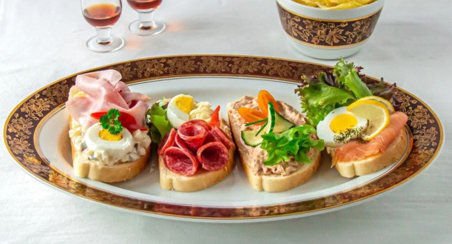 Chlebicek - món bánh sandwich một mặt sở hữu vẻ ngoài bắt mắt và hấp dẫn