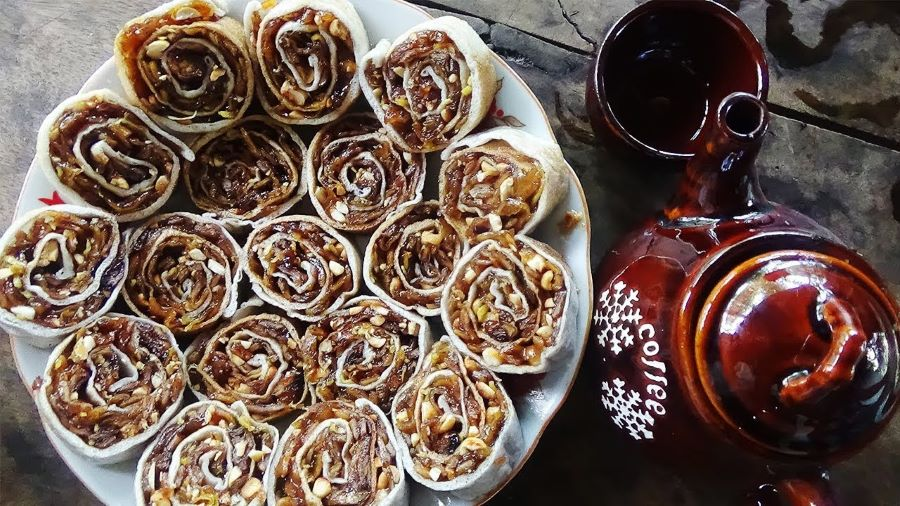 Mứt chuối phồng là món mứt thơm ngon được nhà nhà người người yêu thích vào ngày Tết