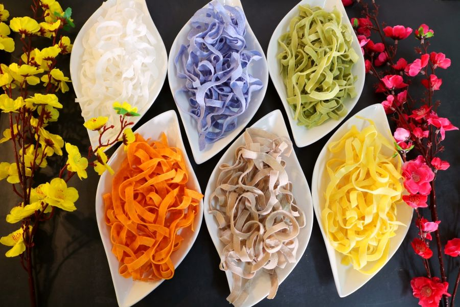 Có dịp ghé thăm miền Tây nhớ mua một ít mứt dừa về làm quà Tết bạn nhé!