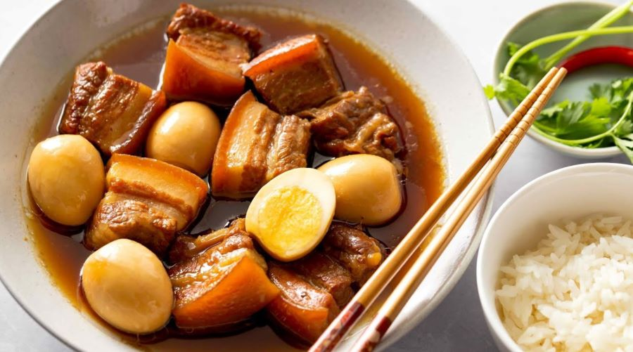 Thịt kho hột vịt đậm đà là món ngon ngày Tết cực kỳ hao cơm đấy nhé!