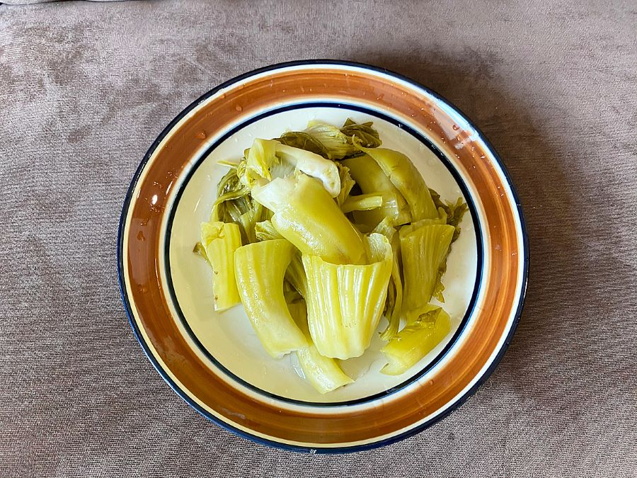 Dưa cải chua là món ăn kèm được ưa chuộng trong những bữa ăn ngày Tết