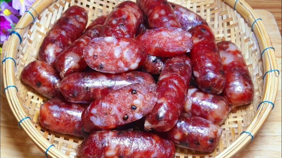 Lạp xưởng là món ăn dễ chế biến, dễ ăn lại cực kỳ đậm đà, thơm ngon khó cưỡng