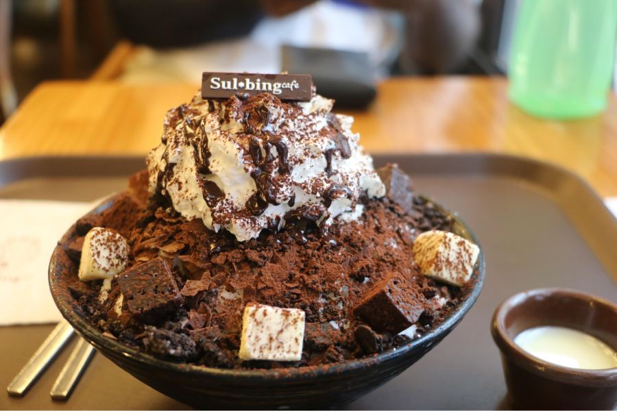Bingsu socola là thiên đường dành cho những tín đồ yêu thích vị ngọt ngào, đậm đà của chocolate