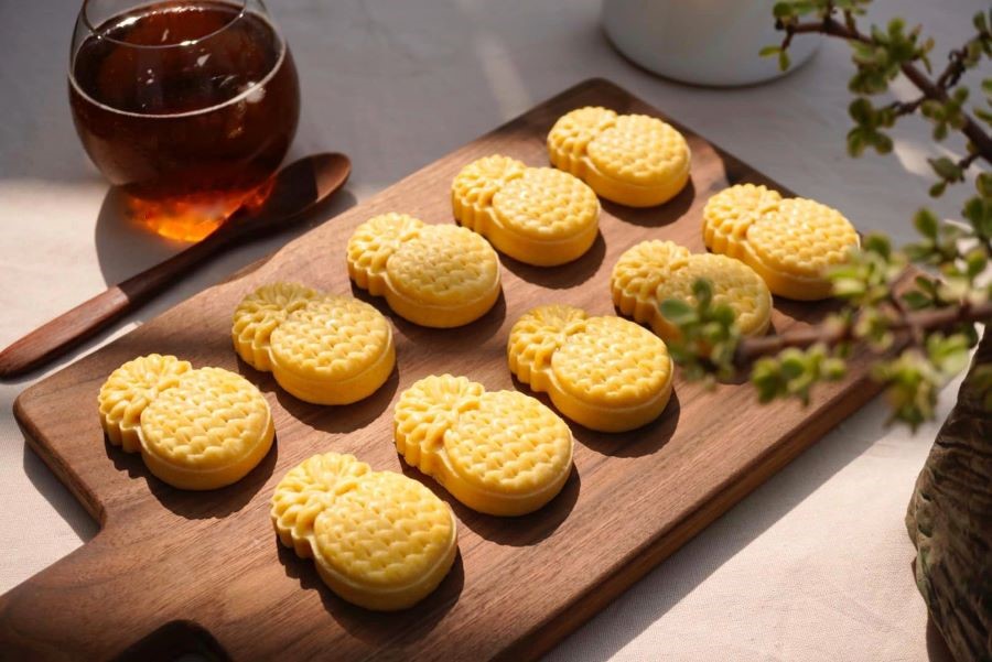 Bánh dứa tượng trưng cho hình ảnh của sự thịnh vượng và giàu sang