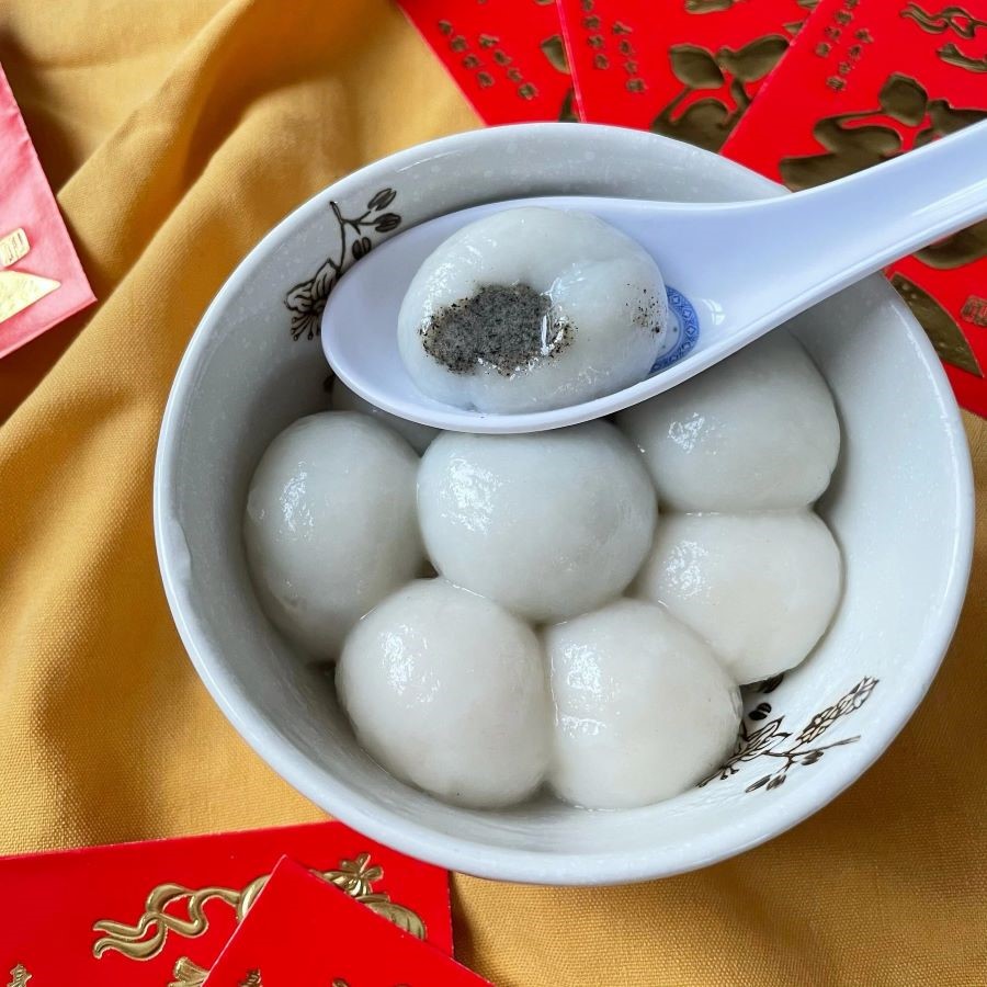 Những chiếc bánh trôi nước là món ăn quen thuộc trong ngày đầu năm mới tại xứ Đài