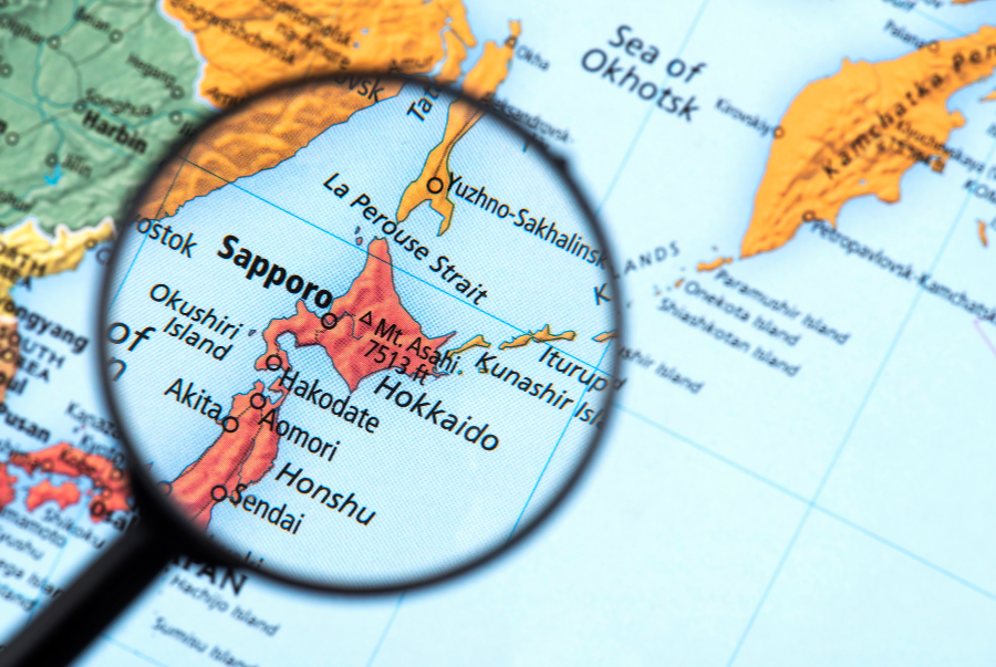 Đảo Hokkaido  có khu trung tâm hành chính công nghiệp lớn nhất là Sapporo