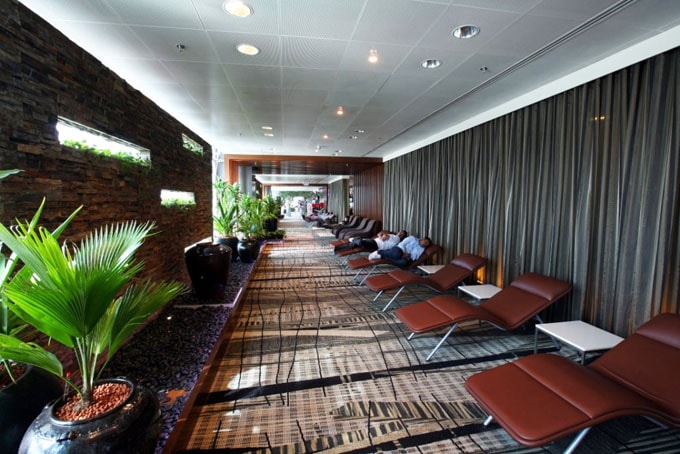 Dịch vụ mát xa chân miễn phí ở sân bay Changi-min