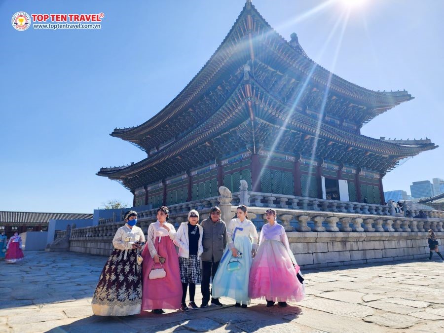Hanbok mang ý nghĩa đặc biệt trong lòng mỗi người dân xứ sở kim chi