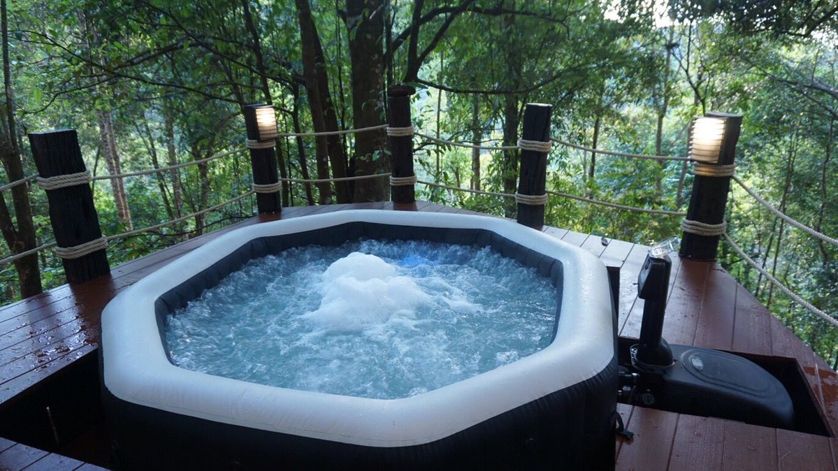 Lan Na Wild dành cho người thích tắm thỏa thân và ngủ lều