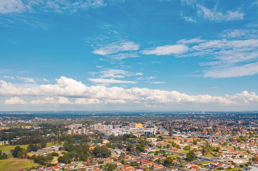 New South Wales được biết đến là tiểu bang đông dân nhất, tọa lạc ở phía đông nam của nước Úc