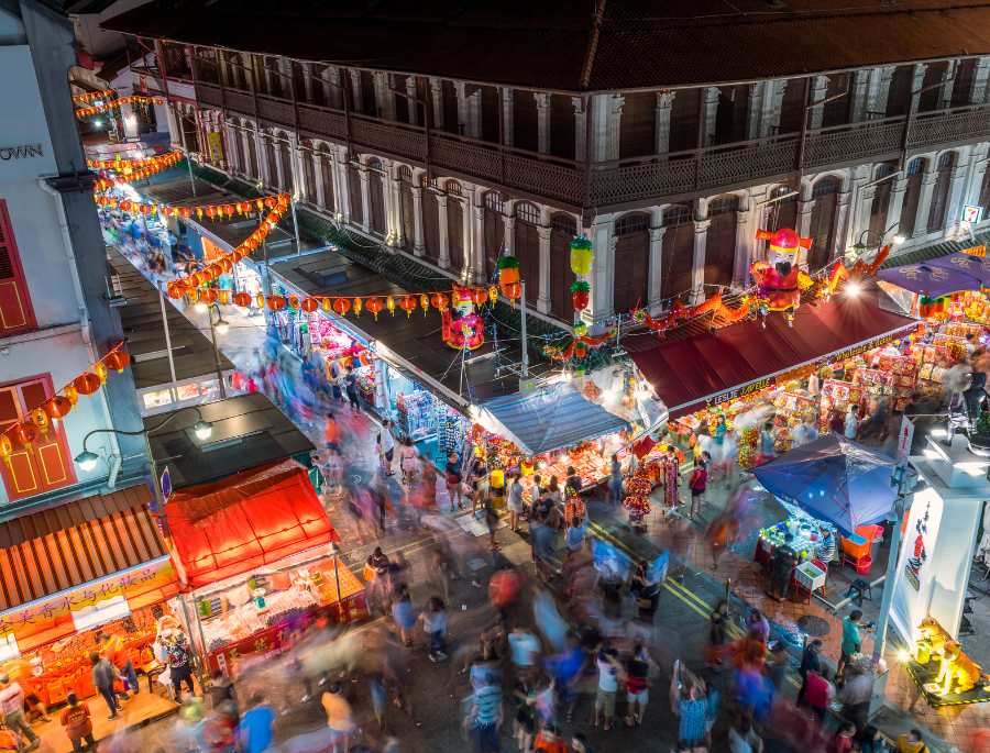 Chinatown không chỉ là một khu phố cổ kính, mà còn là thiên đường ẩm thực của Singapore