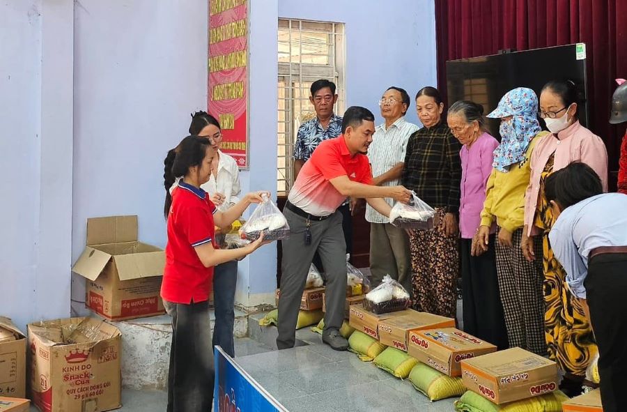 Những phần quà ý nghĩa đã được Top Ten Travel gửi tặng tới Bà Con tại xã Ma Nới, Huyện Ninh Sơn, Tỉnh Ninh Thuận