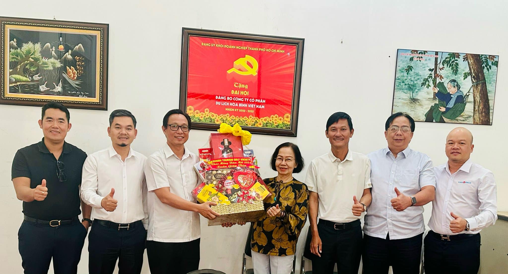 Đại Diện Top Ten Travel đến thăm và chúc tết Ban Lãnh Đạo Hiệp Hội Du Lịch