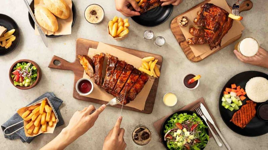 Sườn nướng Mỹ được làm từ những miếng sườn nguyên chất, tẩm ướp gia vị đặc biệt