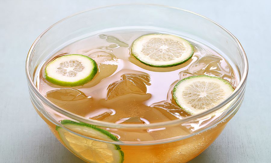 Thạch aiyu, hay còn gọi là thạch bông cỏ, là một món tráng miệng truyền thống của Đài Loan