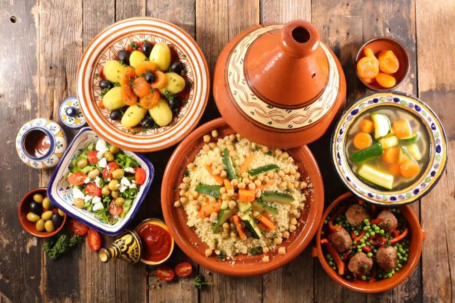 Couscous thường được phục vụ sau những buổi cầu nguyện tại Maroc