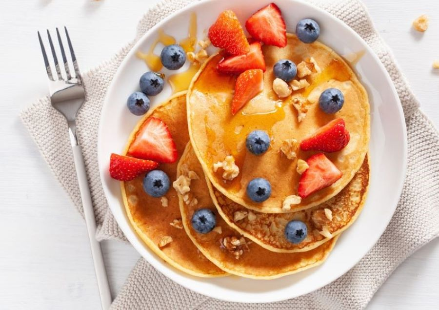 Người Đức vào dịp năm mới thường ăn món bánh chiên nhân mứt Pfannkuchen