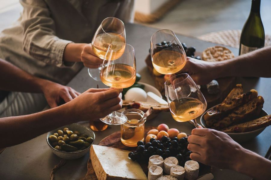 Người Pháp cầu kỳ trong việc chọn loại rượu để thưởng thức trong bữa tiệc đêm giao thừa