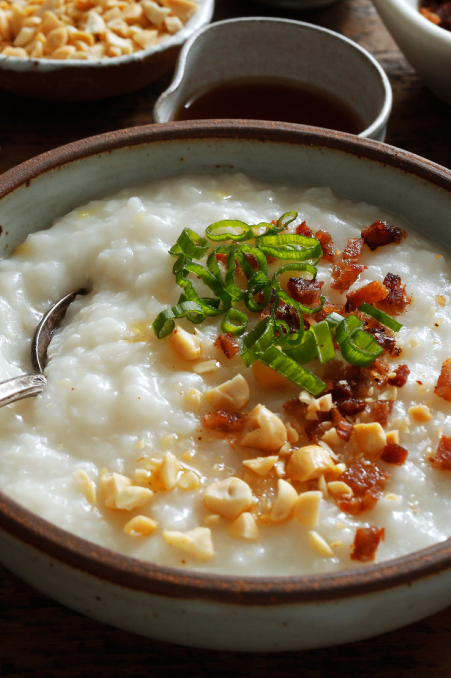 Cháo Jook thường được người Hàn Quốc dùng để bồi bổ sức khỏe, đặc biệt là trong những ngày thời tiết lạnh giá