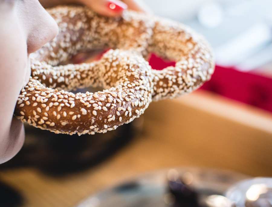  Phiên bản phủ hạt giúp bánh tăng thêm độ giòn và hương thơm nồng nàn