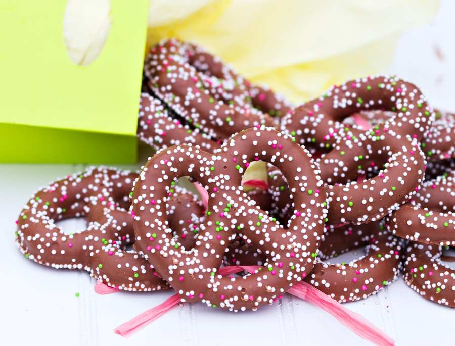 Brezel ngọt (Sweet Pretzel) là một biến tấu thú vị và hấp dẫn của món bánh Brezel truyền thống của Đức