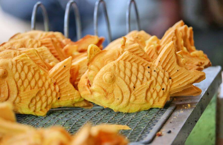 Taiyaki là món ăn không thể thiếu trong mùa xuân ở Nhật Bản, được cả người dân địa phương và du khách quốc tế yêu thích