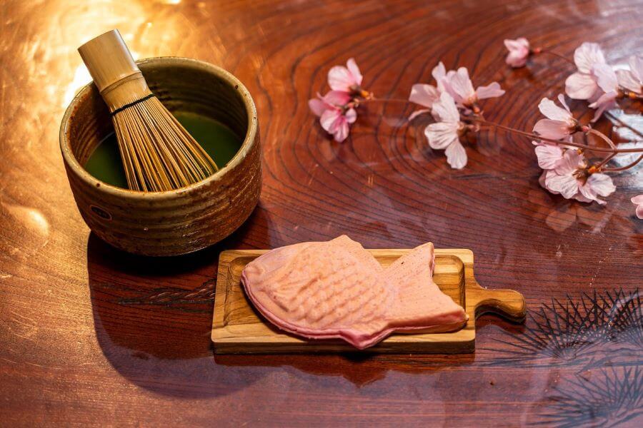 Thưởng thức Taiyaki không chỉ là thưởng thức một món ăn, mà còn là một hành trình khám phá văn hóa ẩm thực đặc sắc của Nhật Bản