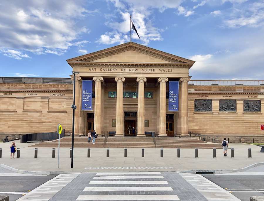 Bảo tàng Nghệ thuật New South Wales là nơi lưu giữ các tác phẩm nghệ thuật từ khắp nơi trên thế giới