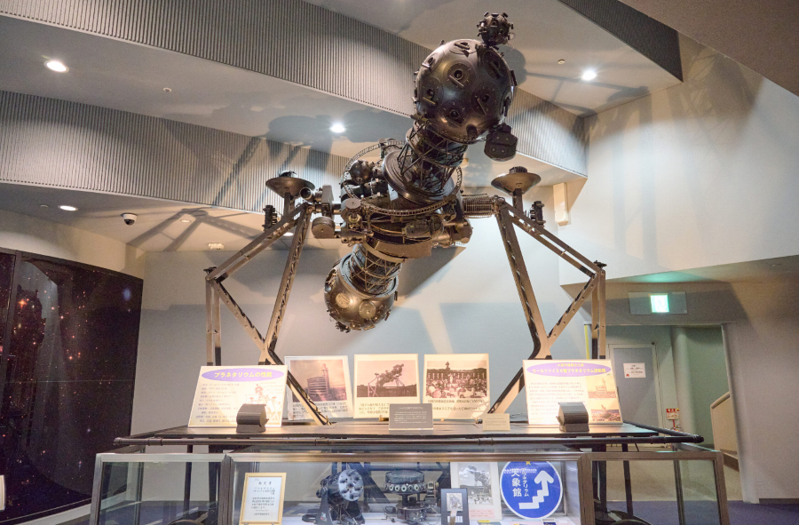 Bảo tàng Khoa học Osaka thu hút rất nhiều du khách đến tham quan