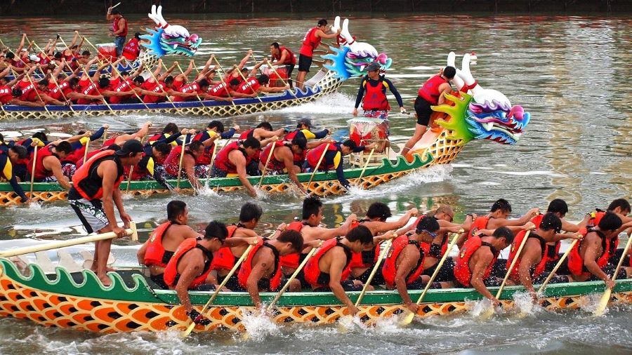 Bạn có thể tham gia vào nhiều hoạt động thú vị trong các dịp Lễ tại đất nước xinh đẹp này