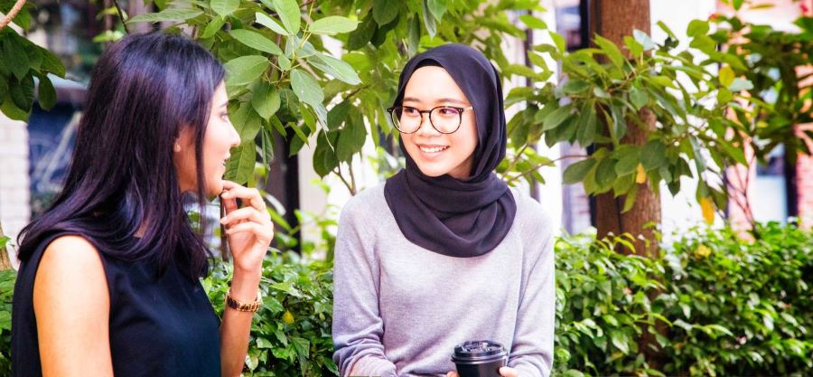 Chào hỏi bằng lời nói  như một lời chúc tốt đẹp cho ngày mới đến với người khác