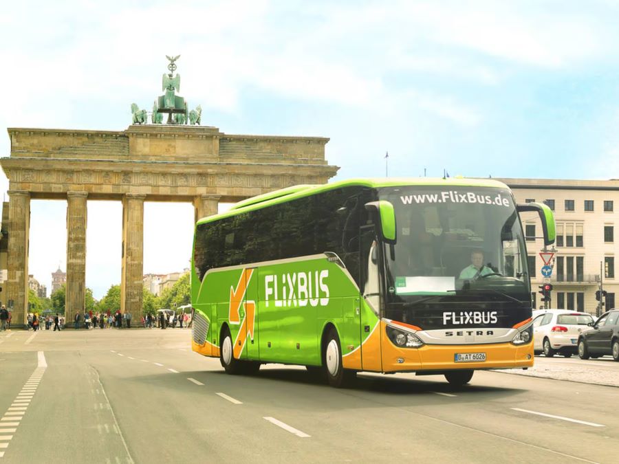 Du khách có thể lựa chọn di chuyển bằng phương tiện công cộng để tiết kiệm chi phí