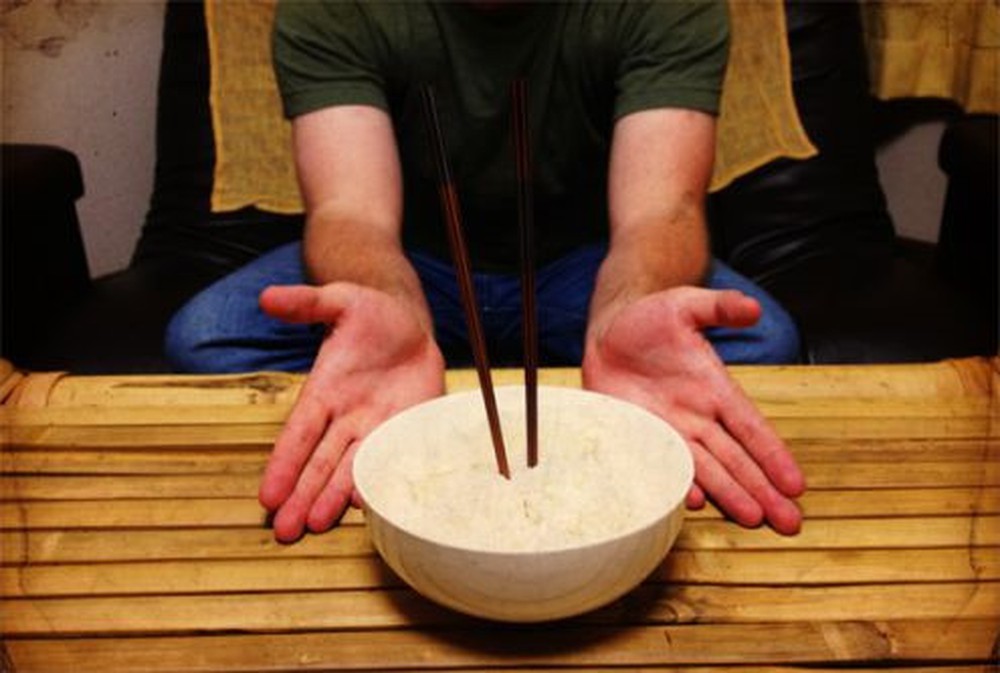 Bí ẩn về đôi đũa "có một không hai" của người Hàn Quốc