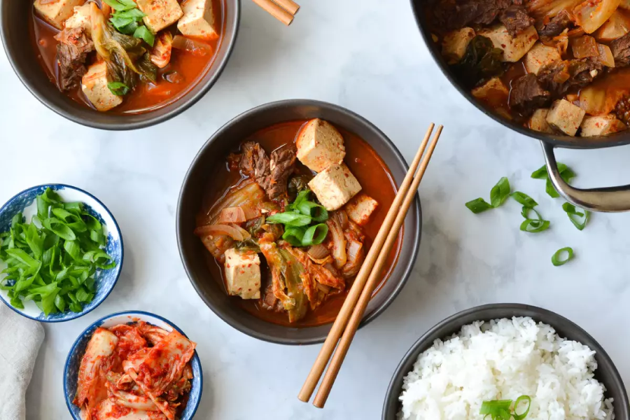 Chuyến du lịch Hàn Quốc của bạn sẽ thiếu trọn vẹn nếu không thử qua các món canh nức tiếng tại đây