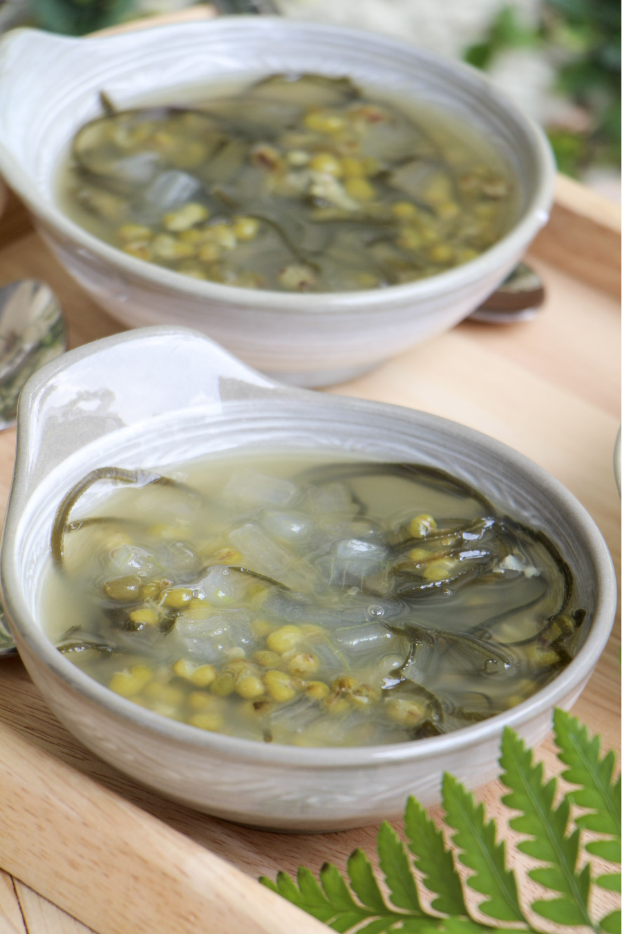 Chè đậu xanh nha đam đường phèn là món ăn giải nhiệt mang đậm hương vị quê hương miền Tây